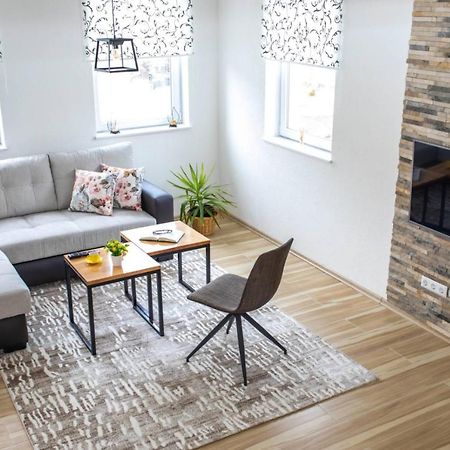 יאיצי Apartman Uno מראה חיצוני תמונה